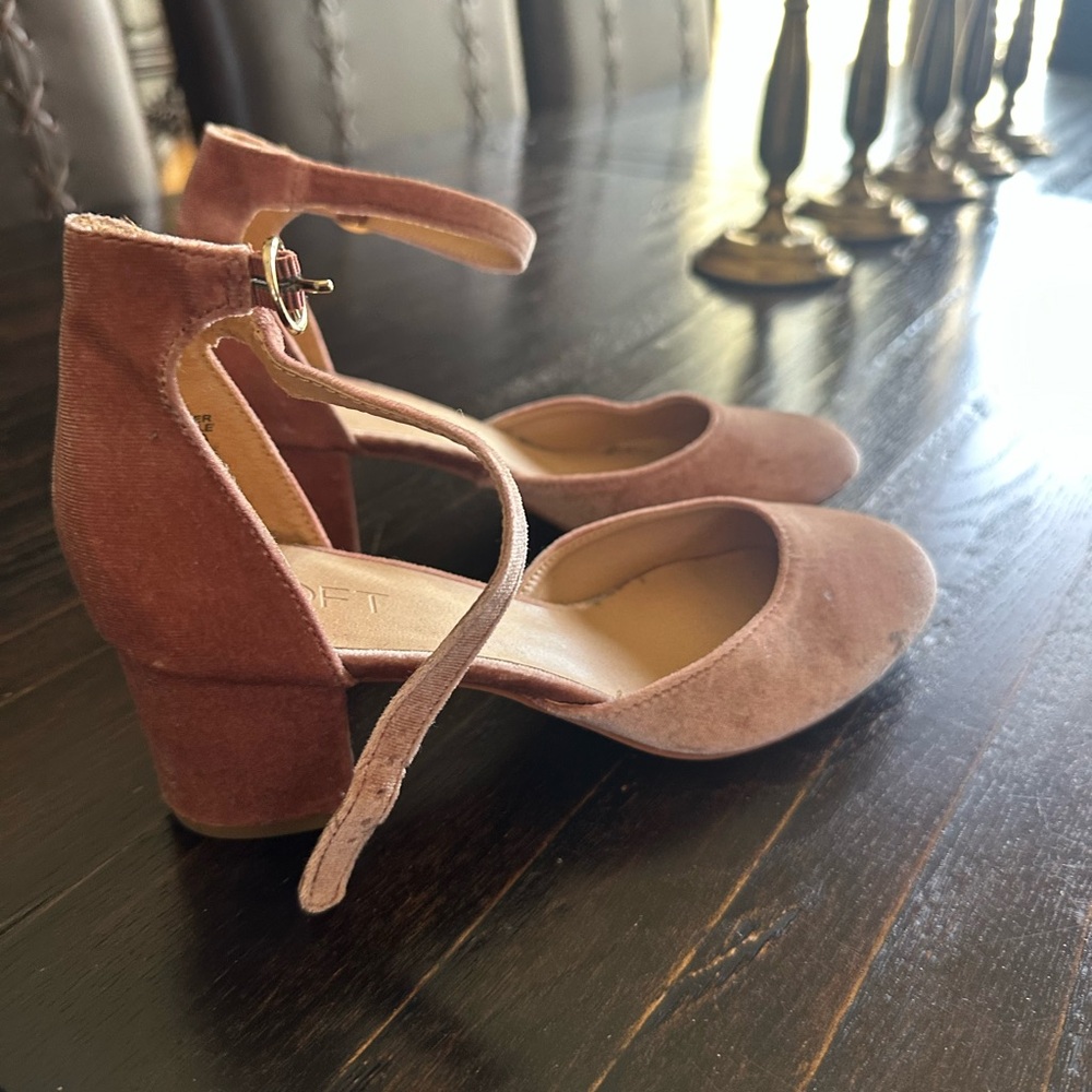 LOFT Brown Heels Classic Design